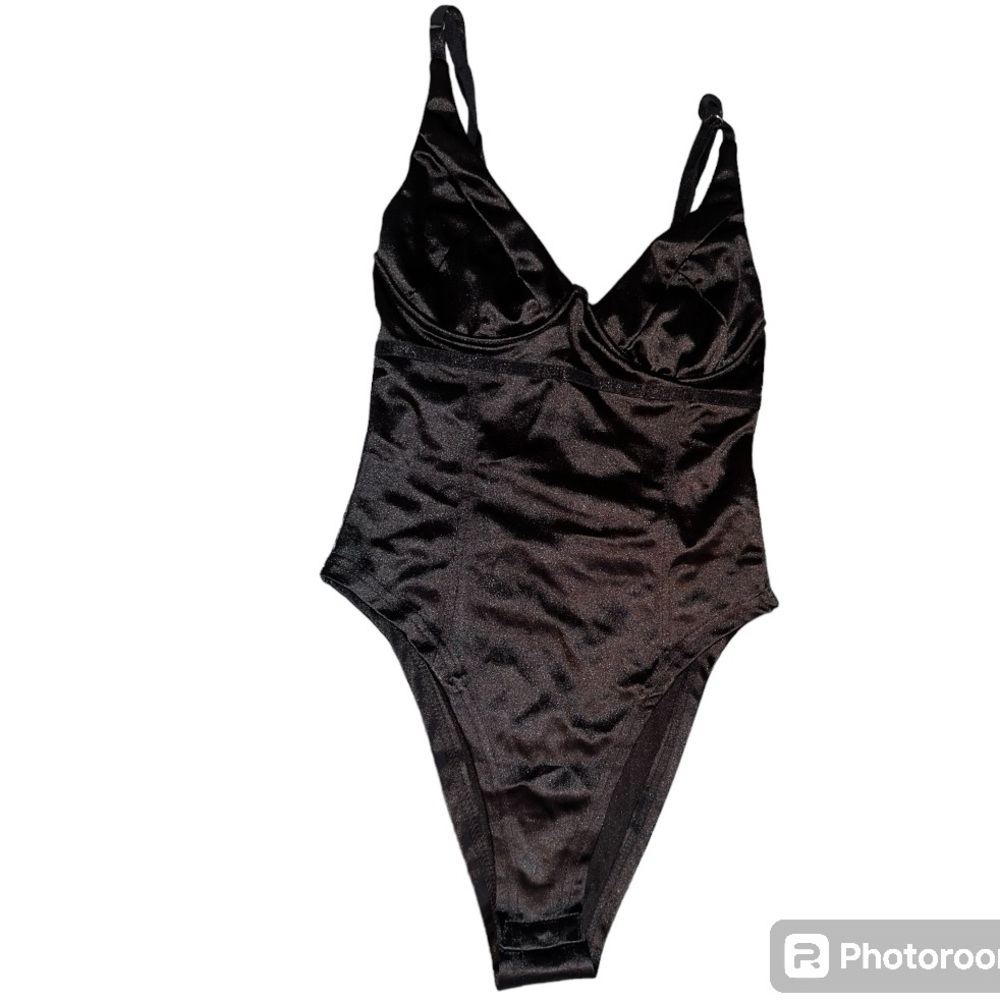 NWOT Black shiny bodysuit with underwire